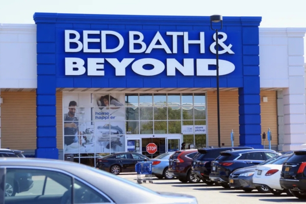 outside view of bed bath and beyond