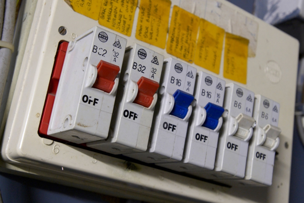 Circuit breaker example