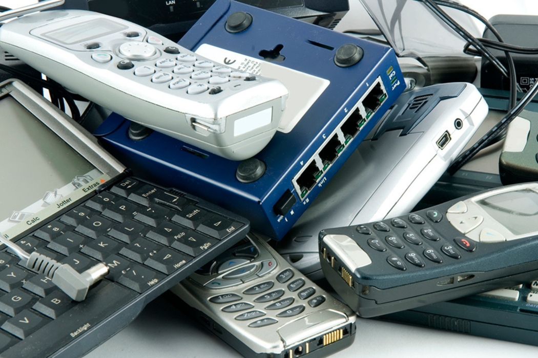 electronics and cash register to recycle