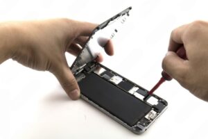 battery being removed from cell phone