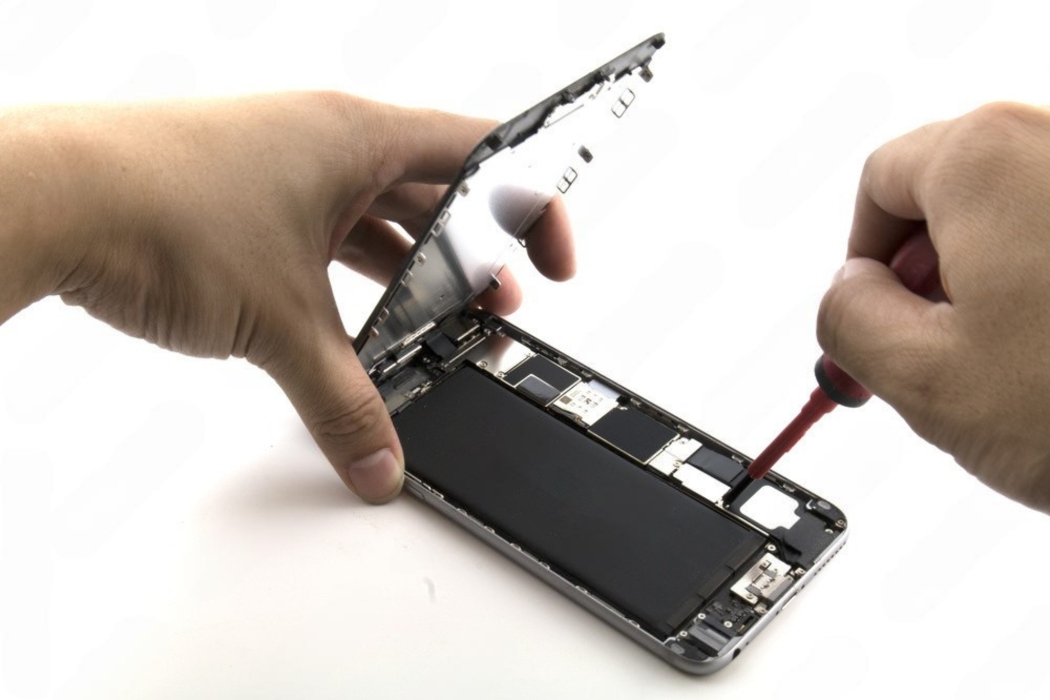 battery being removed from cell phone